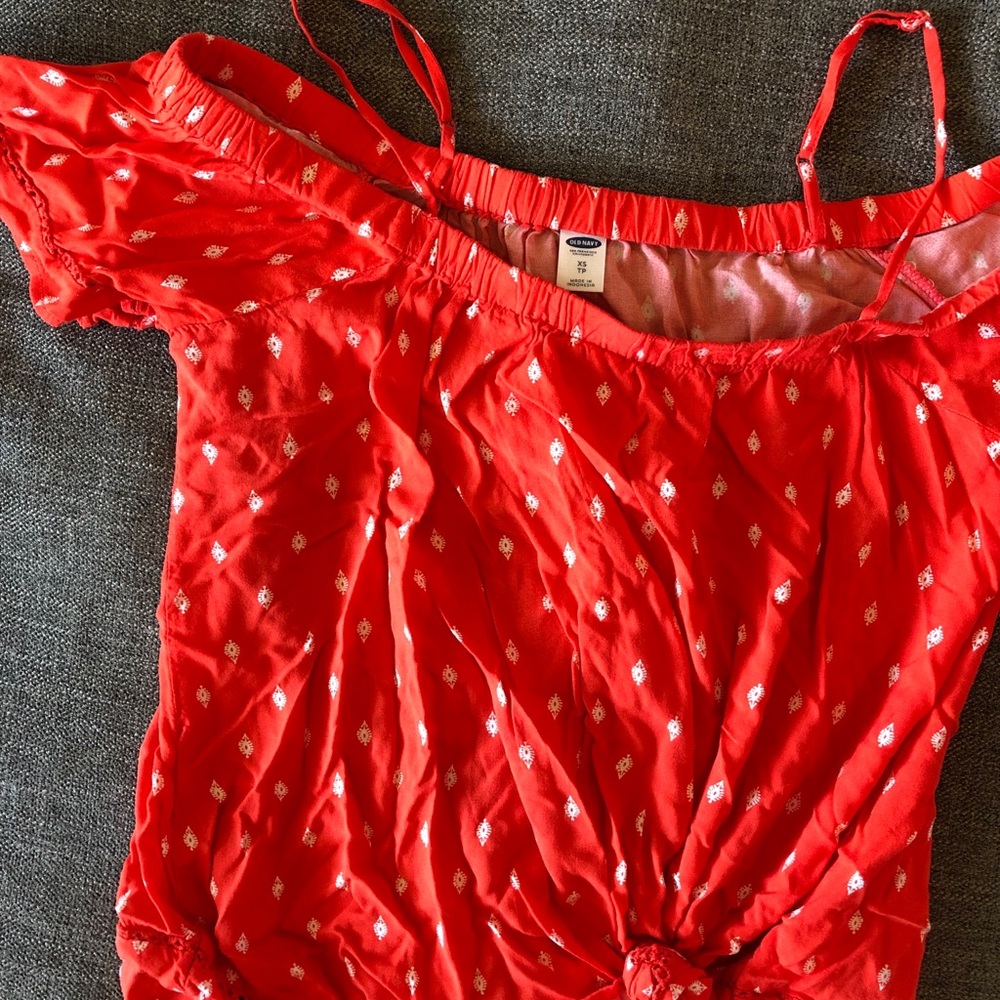 Cold shoulder top